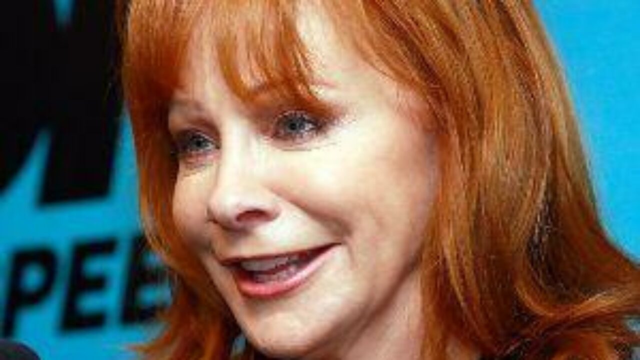 Reba McEntire Height in cm Feet Inches Weight Body Measurements