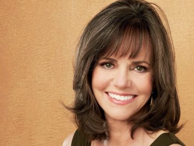 Sally Field’s Height in cm, Feet and Inches – Weight and Body Measurements