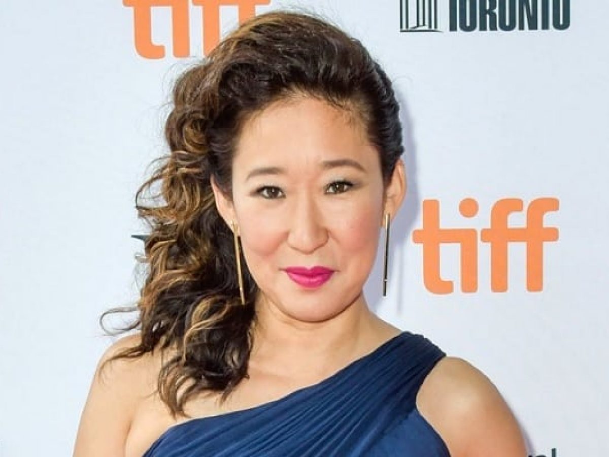 Sandra Oh Height in cm Feet Inches Weight Body Measurements
