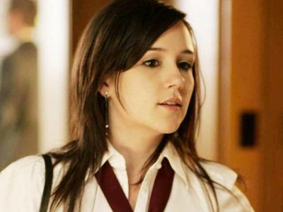 Shannon Woodward’s Height in cm, Feet and Inches – Weight and Body Measurements