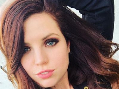 Sydney Sierota’s Height in cm, Feet and Inches – Weight and Body Measurements