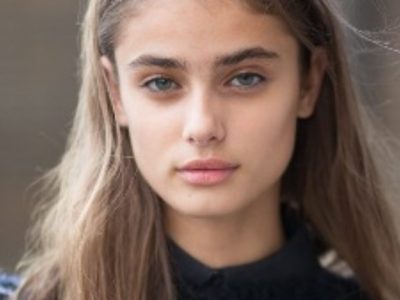Taylor Hill’s Height in cm, Feet and Inches – Weight and Body Measurements