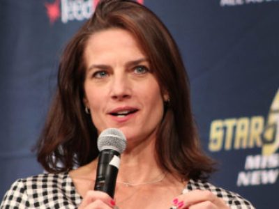 Terry Farrell’s Height in cm, Feet and Inches – Weight and Body Measurements