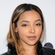 Tinashe Height in cm Feet Inches Weight Body Measurements