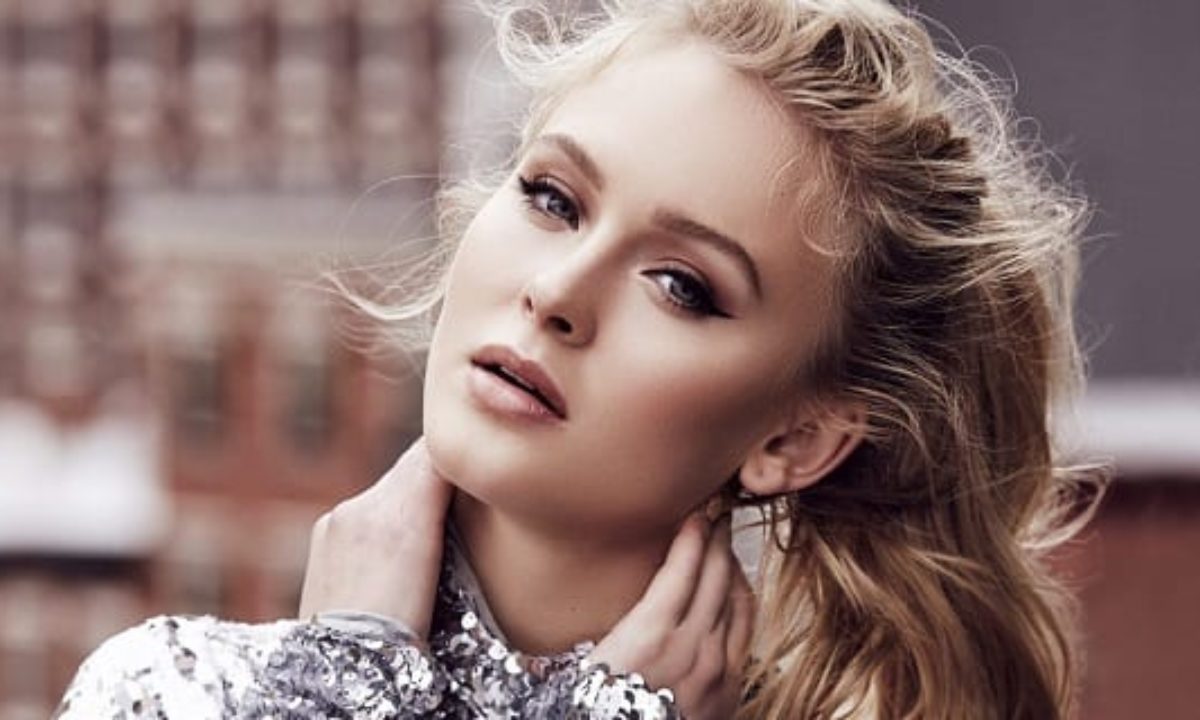 Zara Larsson Height in cm Feet Inches Weight Body Measurements