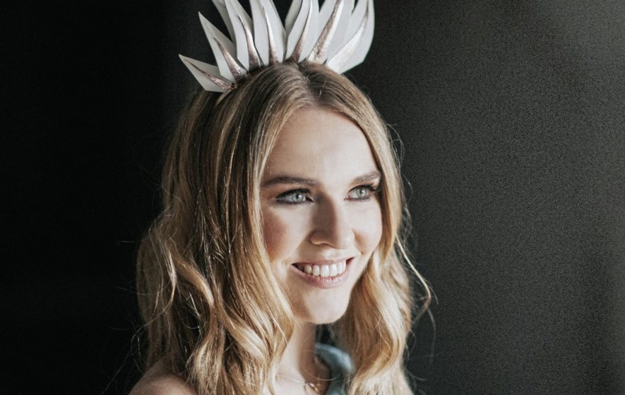 Zoe Salmon Height in cm Feet Inches Weight Body Measurements